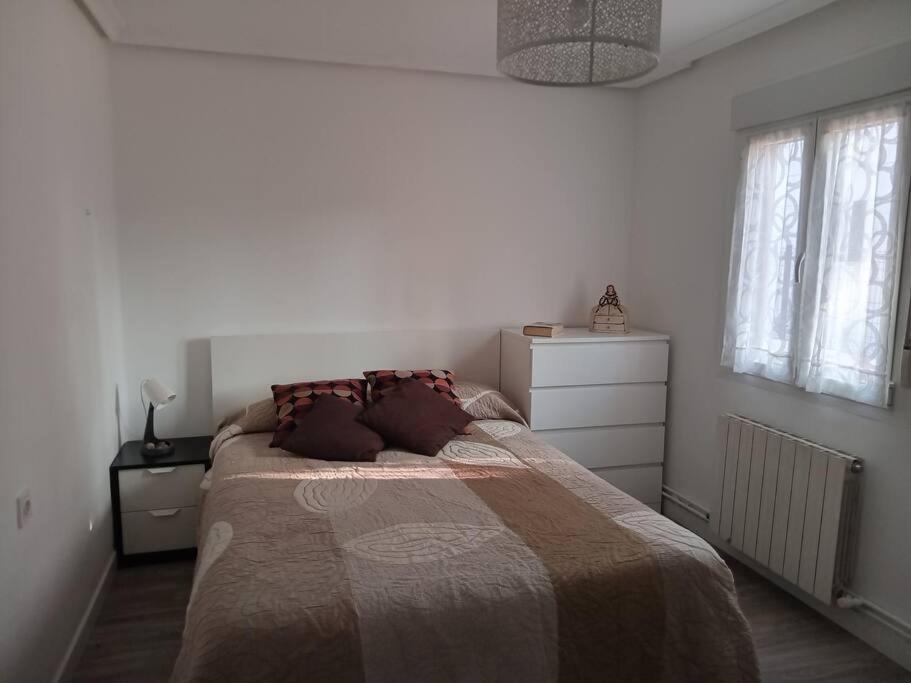 Preciosa Casa Bi-Familiar Al Lado De Donosti. Appartement Irun Buitenkant foto
