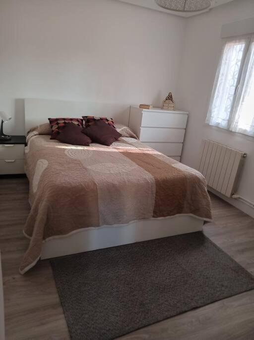Preciosa Casa Bi-Familiar Al Lado De Donosti. Appartement Irun Buitenkant foto