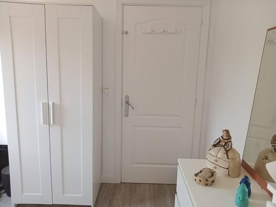 Preciosa Casa Bi-Familiar Al Lado De Donosti. Appartement Irun Buitenkant foto