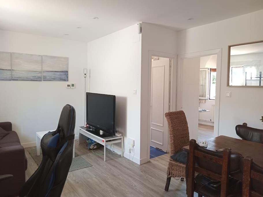 Preciosa Casa Bi-Familiar Al Lado De Donosti. Appartement Irun Buitenkant foto